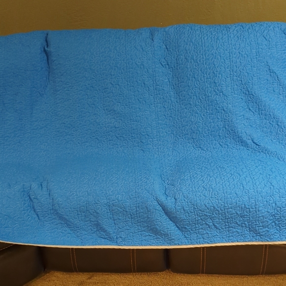 Twin 58x86 Inch Elegant Blue and Gray Mandala Quilt - Picture 8 of 10